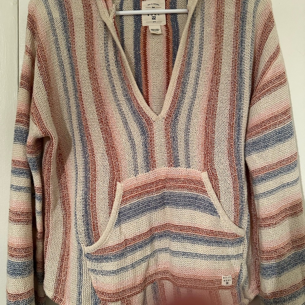 Billabong stripped v neck sweater light weight S